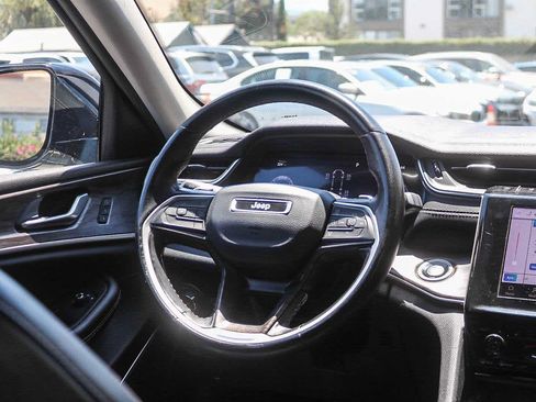 Used 2022 Jeep Grand Cherokee L Limited RWD image 13