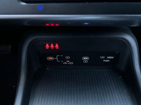 Used 2025 Hyundai Kona SEL image 23