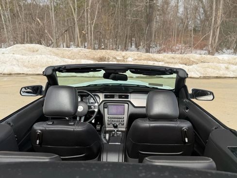 Used 2010 Ford Mustang GT Premium image 7