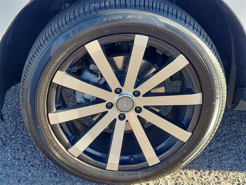 Used 2013 Ford Edge SEL image 21