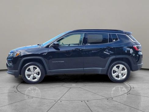 Certified 2022 Jeep Compass Latitude w/ Sun and Sound Group AWD/4WD image 9