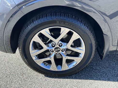 Used 2019 Kia Sorento SX image 11