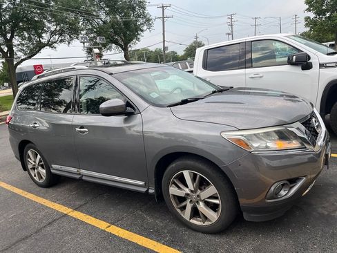 Used 2015 Nissan Pathfinder Platinum w/ Cargo Package FWD image 3