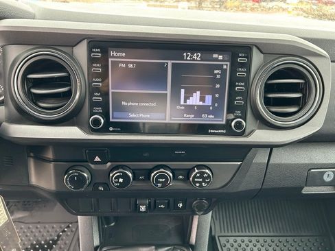 Used 2020 Toyota Tacoma TRD Off-Road image 20