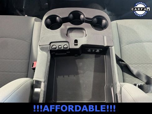 Used 2018 RAM 1500 Classic SLT image 27