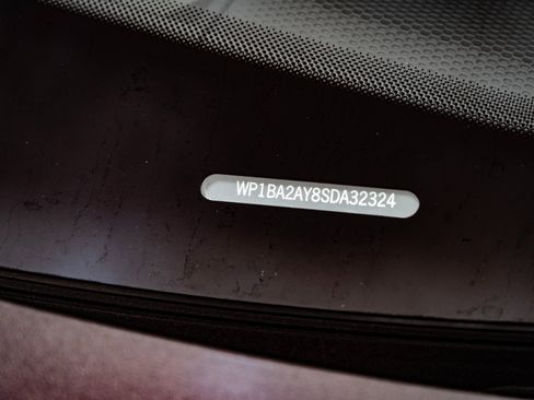 Certified 2025 Porsche Cayenne Coupe image 33