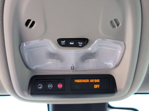 Used 2023 Buick Encore GX Preferred w/ Cold Weather Comfort Package FWD image 17