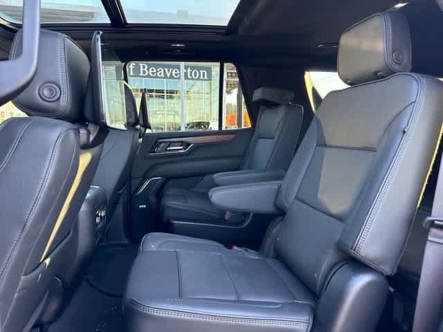 Used 2026 GMC Yukon Denali w/ Denali Reserve Package AWD/4WD image 9