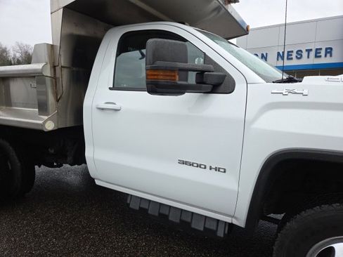 Used 2018 GMC Sierra 3500 SLE w/ SLE Preferred Package image 27