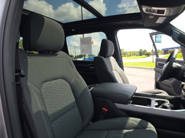 Used 2025 RAM 1500 Big Horn AWD/4WD image 34