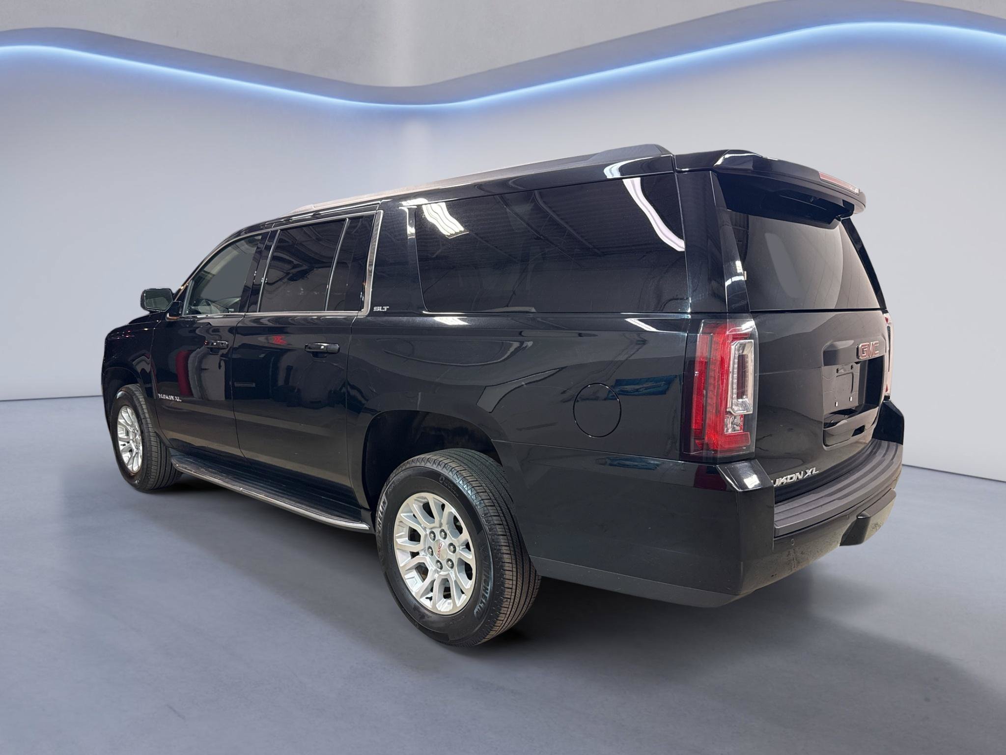 Used 2019 GMC Yukon XL SLT w/ Open Road Package AWD/4WD image 5