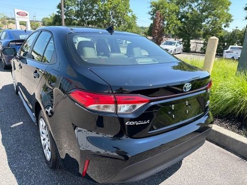 Certified 2024 Toyota Corolla LE AWD/4WD image 5
