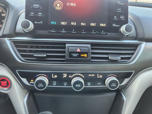 Used 2018 Honda Accord LX image 17