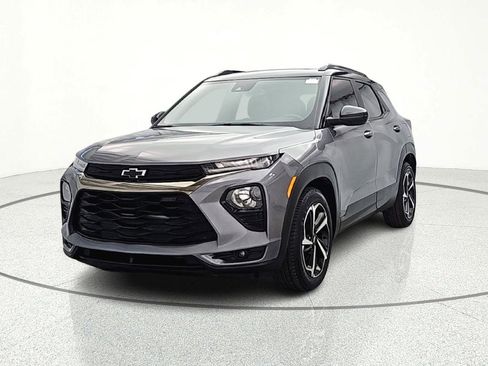 Used 2021 Chevrolet TrailBlazer RS w/ Sun and Liftgate Package image 4