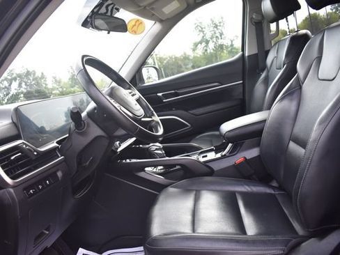 Certified 2023 Kia Telluride S w/ S Sunroof Package AWD/4WD image 23