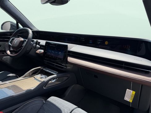 New 2026 Lincoln Nautilus Black Label AWD/4WD image 30
