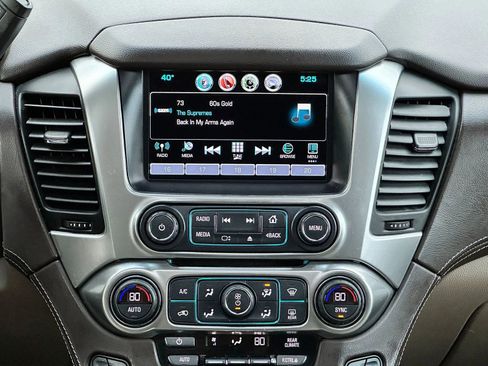 Used 2017 Chevrolet Suburban LT image 14