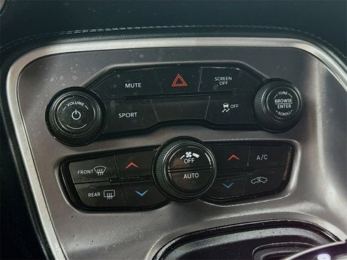 Used 2021 Dodge Challenger SXT image 18