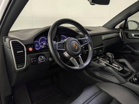 Certified 2023 Porsche Cayenne Platinum Edition AWD/4WD image 4