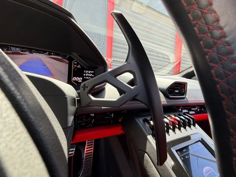 Used 2021 Lamborghini Huracan EVO RWD image 38