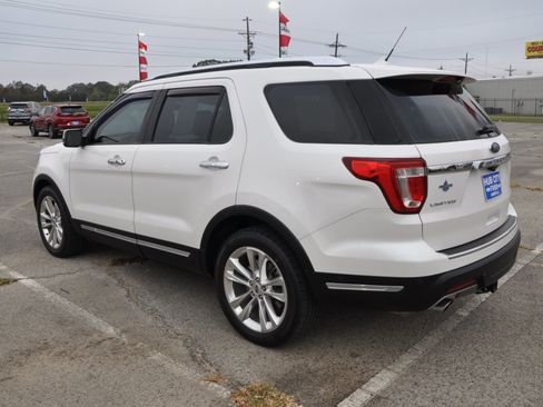 Used 2018 Ford Explorer Limited w/ Equipment Group 301A image 3