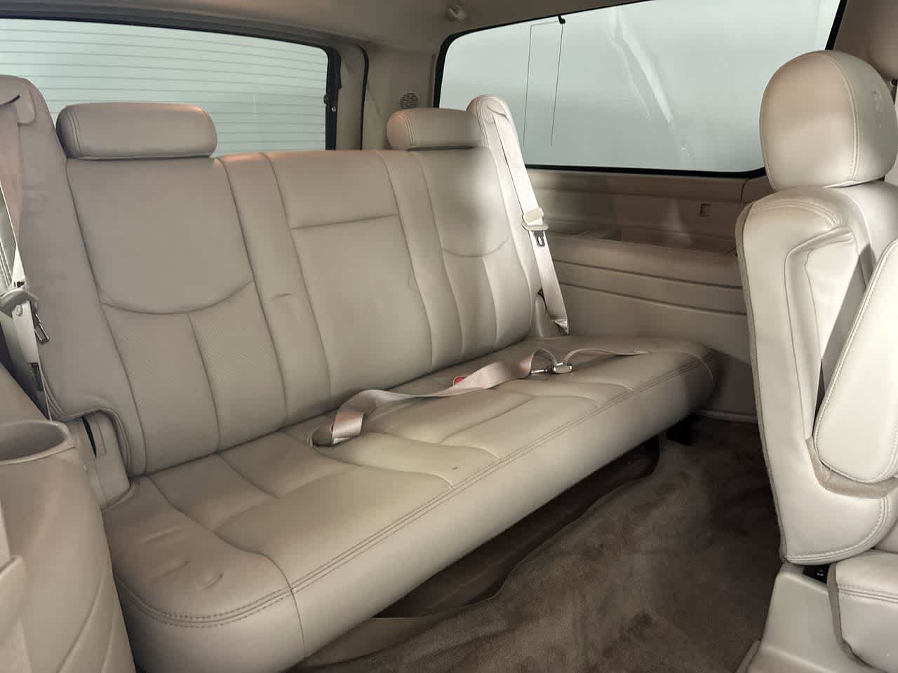 Used 2004 Cadillac Escalade ESV AWD image 20