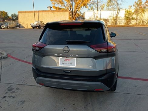 Used 2023 Nissan Rogue S image 6
