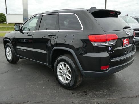 Used 2018 Jeep Grand Cherokee Laredo AWD/4WD image 9