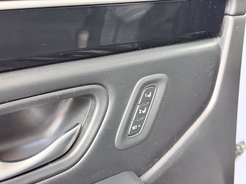 Used 2025 Honda Pilot Touring image 10