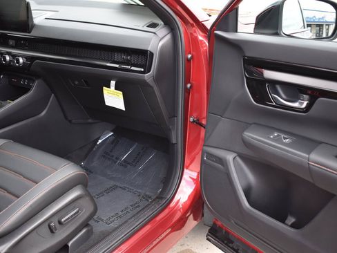 Used 2025 Honda CR-V Sport Touring image 17