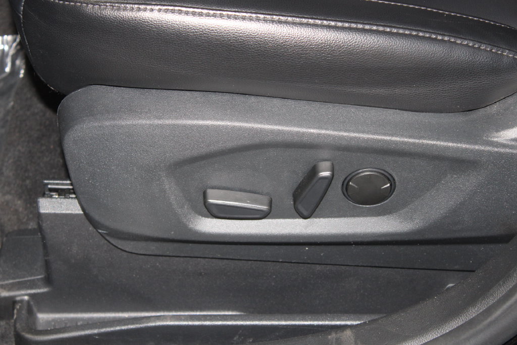 Used 2024 Ford Edge Titanium AWD/4WD image 19