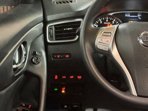 Used 2016 Nissan Rogue SV w/ SV Premium Package FWD image 13
