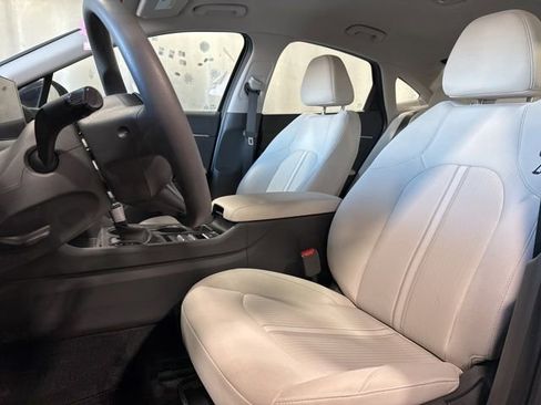 Used 2025 Hyundai Sonata SE image 18