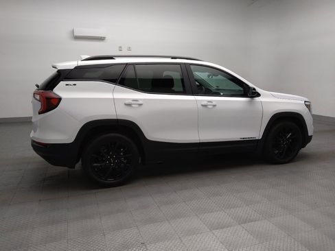 Used 2023 GMC Terrain SLE w/ Driver Convenience Package image 10