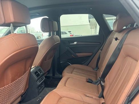Used 2023 Audi Q5 2.0T Premium w/ Convenience Package image 9
