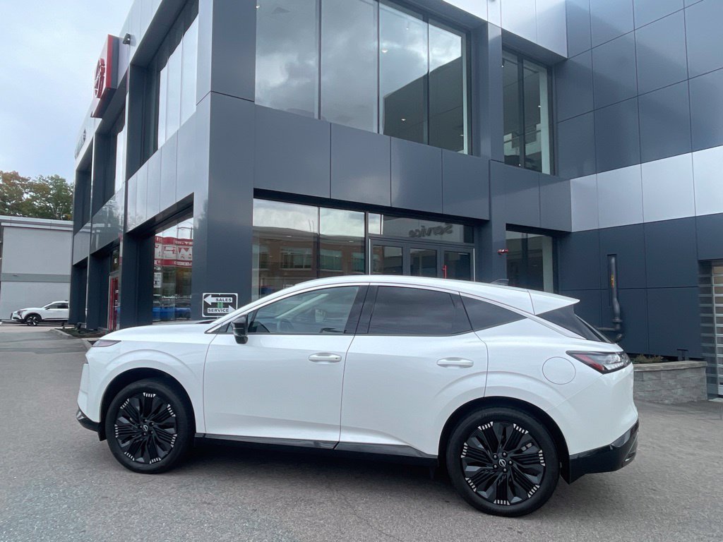 Certified 2026 Nissan Murano Platinum w/ Cargo Package AWD/4WD image 10