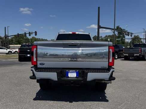 Used 2024 Ford F350 Platinum AWD/4WD image 8