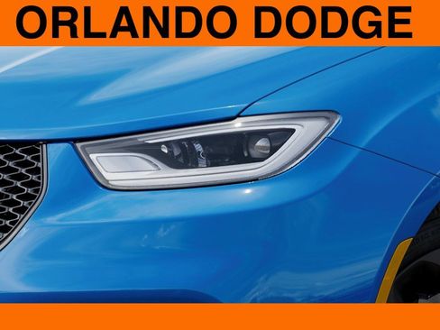 New 2026 Chrysler Pacifica Select image 10