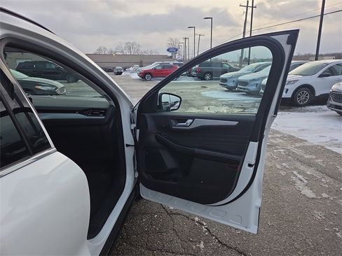 Certified 2024 Ford Escape Platinum w/ Premium Technology Package image 19