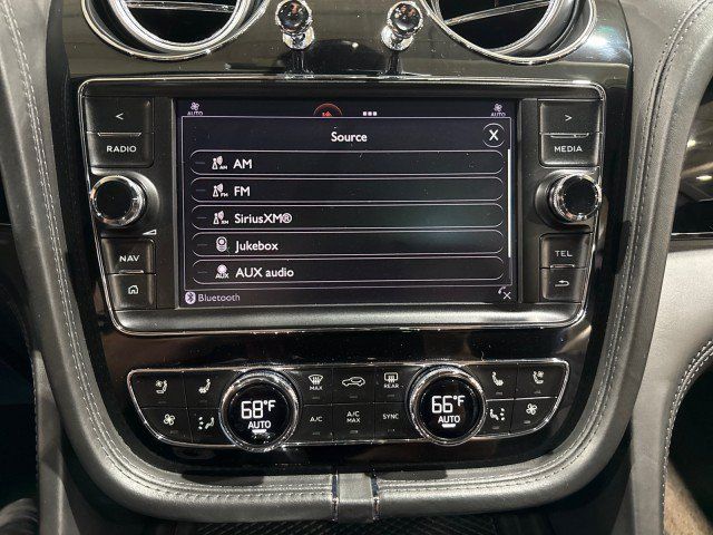 Used 2017 Bentley Bentayga AWD/4WD image 83