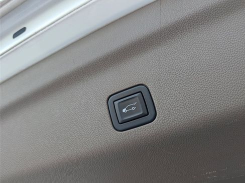 Used 2021 GMC Yukon Denali RWD image 35