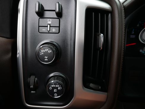 Used 2018 GMC Sierra 1500 SLT AWD/4WD image 28