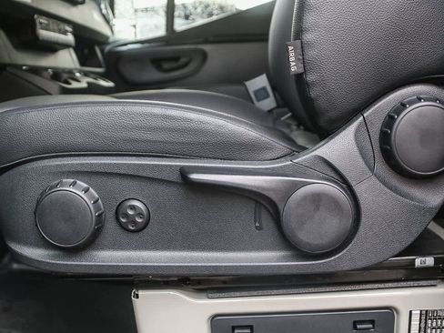 Used 2024 Mercedes-Benz Sprinter 2500 image 18