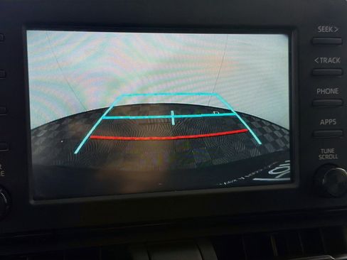 Used 2019 Toyota RAV4 LE FWD image 21