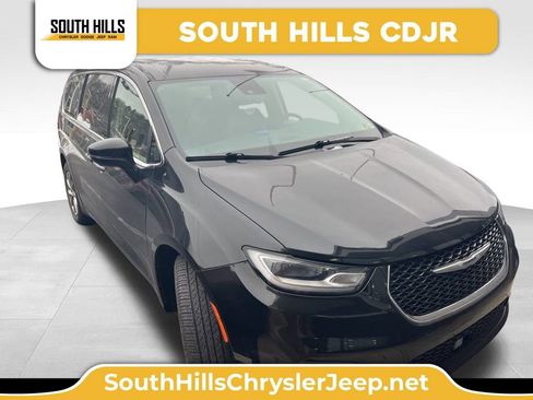 Used 2023 Chrysler Pacifica Touring-L image 1