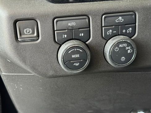 Used 2024 Chevrolet Silverado 1500 LT AWD/4WD image 37