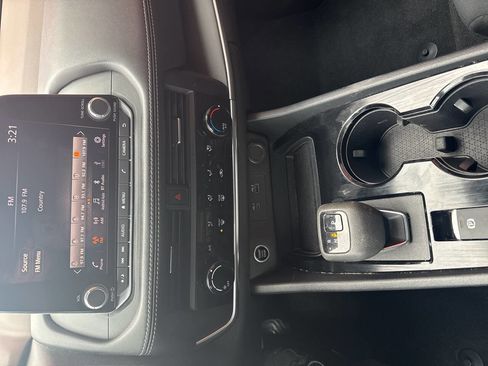 Used 2023 Nissan Rogue S image 36