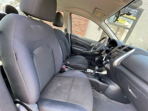 Used 2012 Nissan Versa SV FWD image 16