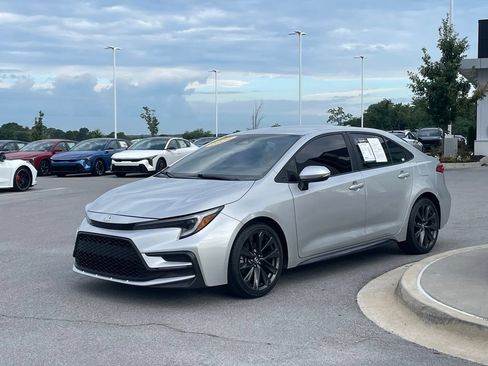 Used 2024 Toyota Corolla SE FWD image 4