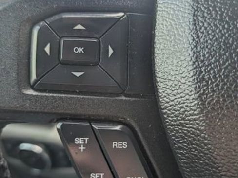 Used 2015 Ford F150 XLT w/ Equipment Group 302A Luxury AWD/4WD image 41